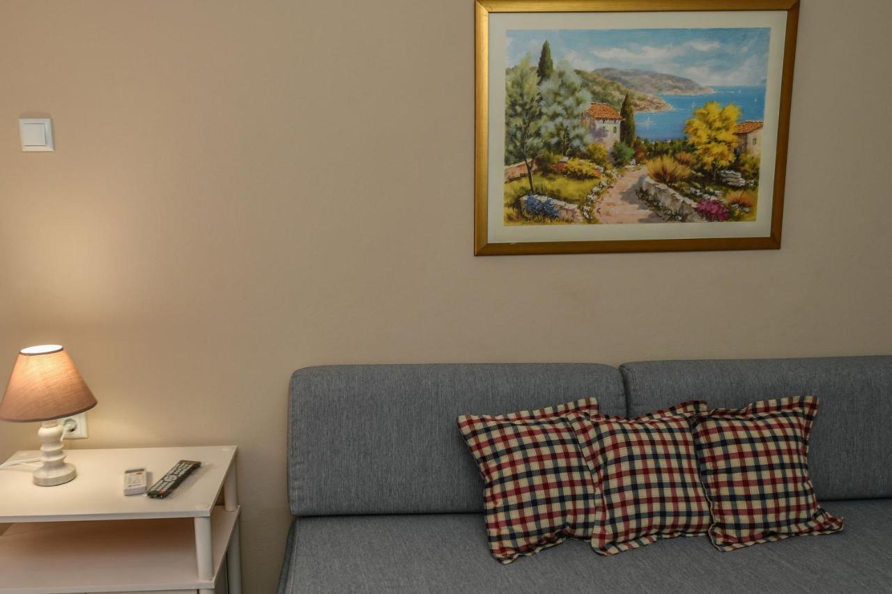 Lida Apartments Каламата Экстерьер фото